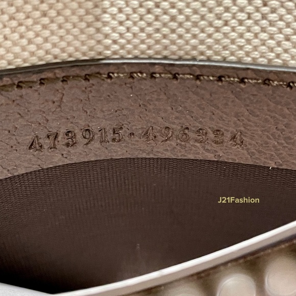 NEW Authentic Gucci Courrier GG Supreme Pouch - Picture 9 of 11